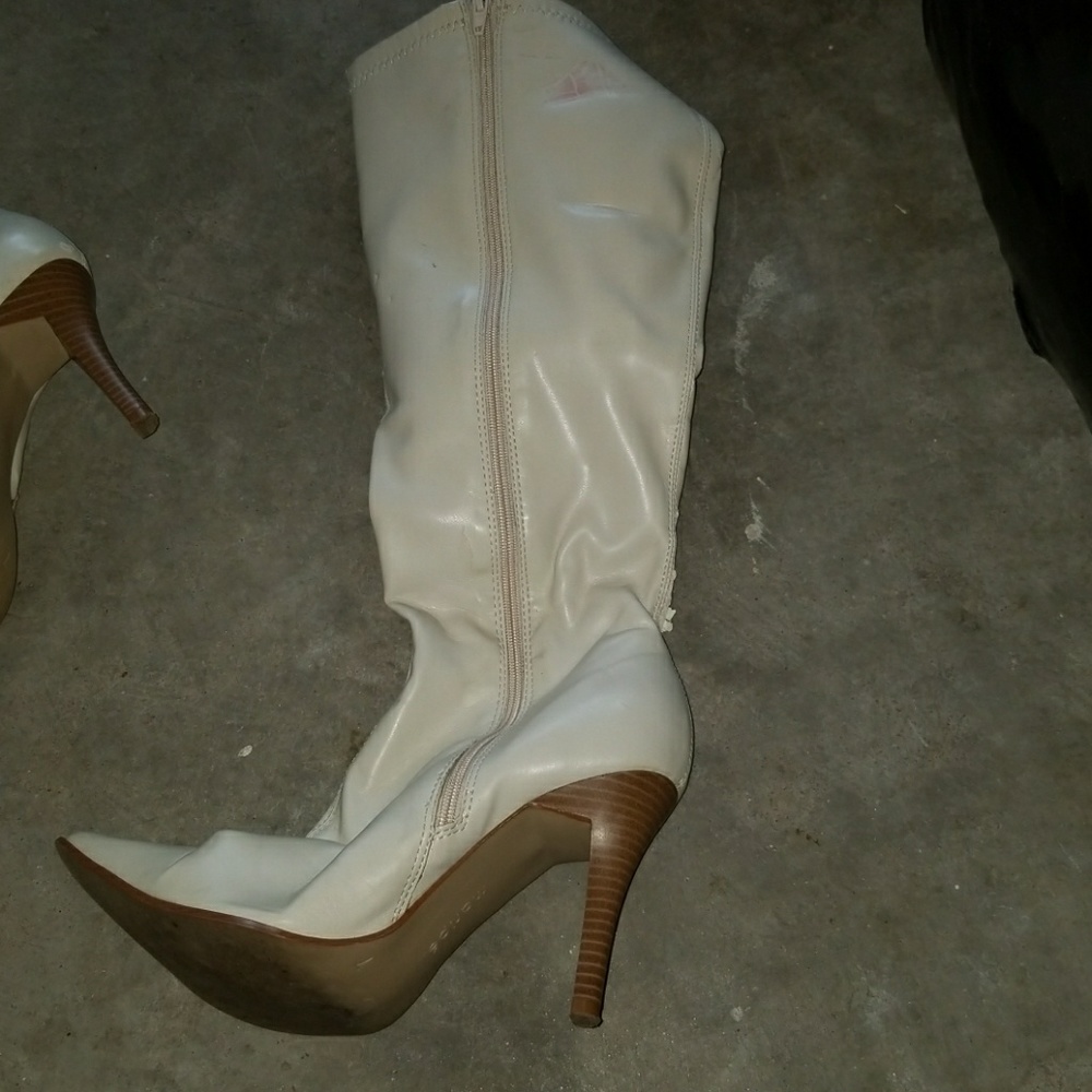 Shoes - Picture 2 of 7